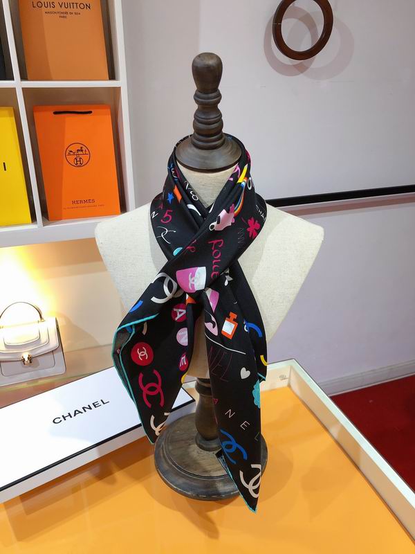 Chanel silk scarf 90X90cm E24 (2)